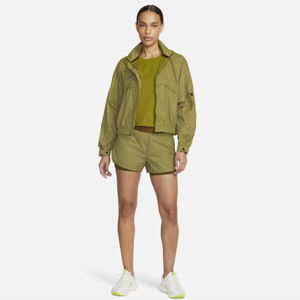 Nike Dri-FIT Run Division small